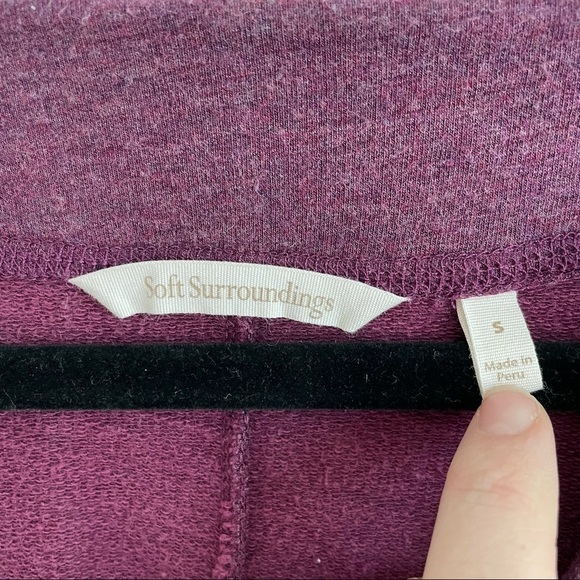 SOFT SURROUNDINGS MAROON SWEATSHIRT TUNIC TOP WITH DOUBLE FRONT POCKETS - Picture 2 of 5